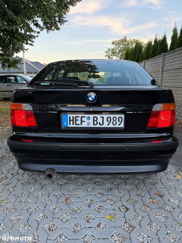 BMW Seria 3 316i - 5