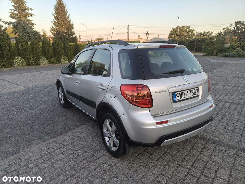 Suzuki SX4 1.6 Comfort Plus - 3