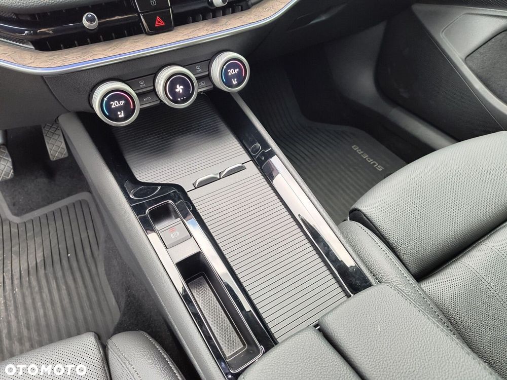 Skoda Superb 2.0 TSI L&K DSG - 16