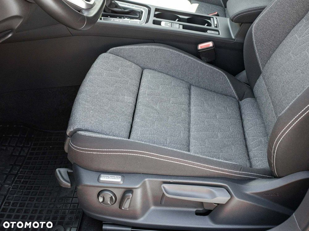 Volkswagen Passat - 11