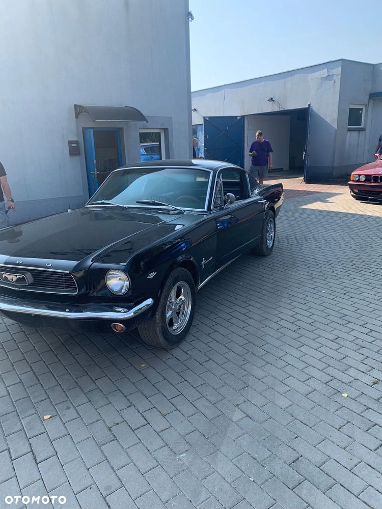 Ford Mustang - 28