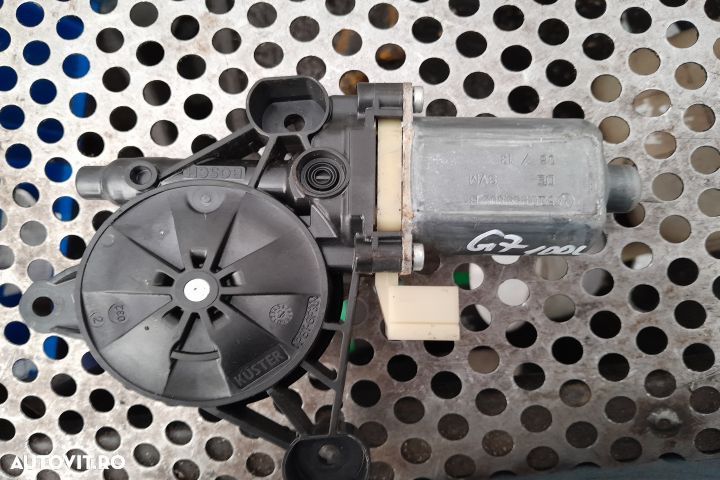 Motoras macara geam fata dreapta 0130822378 Volkswagen VW Golf 7 [201 - 1