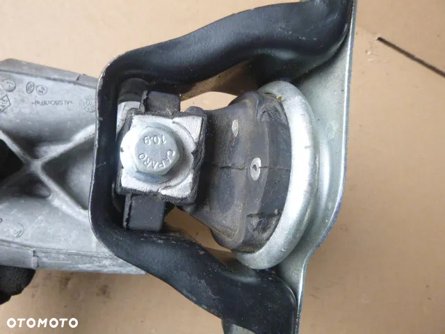 RENAULT CLIO III ŁAPA PODUSZKA SILNIKA 1.5 DCI 8200477151 - 4