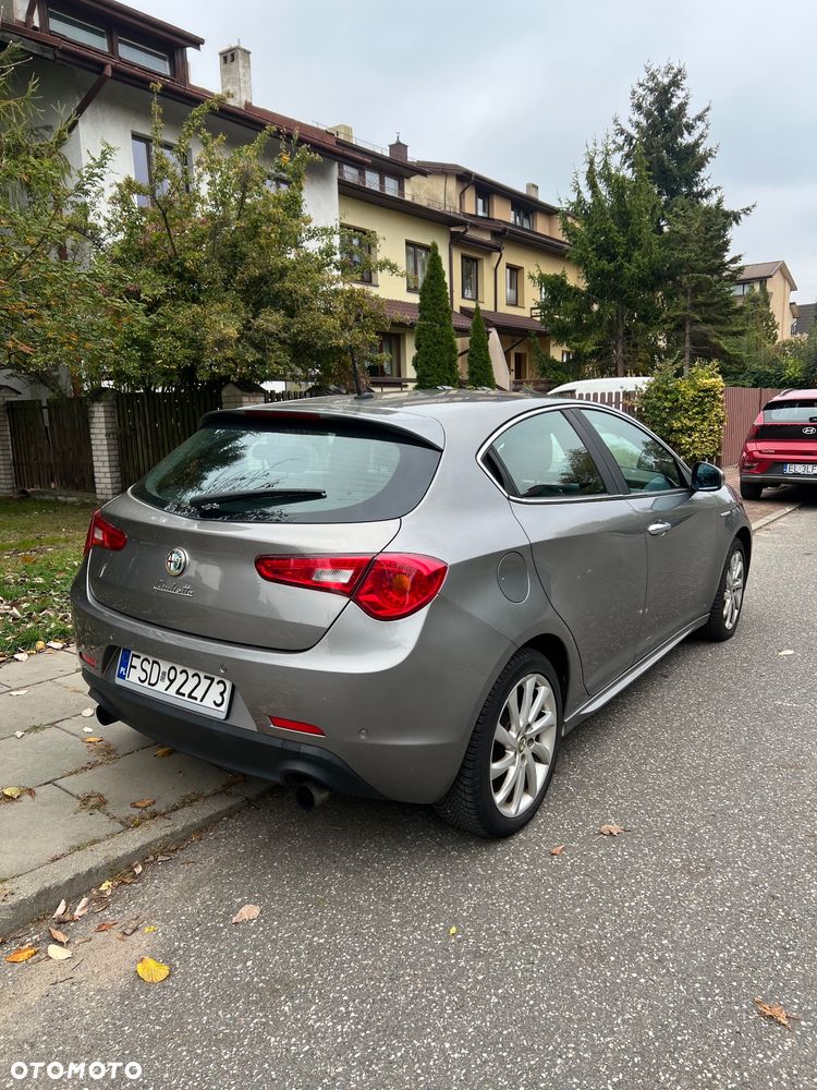 Alfa Romeo Giulietta 2012 photo 5