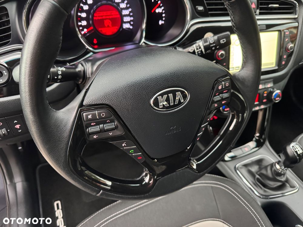 Kia Ceed 1.6 GDI Dream-Team Edition - 24