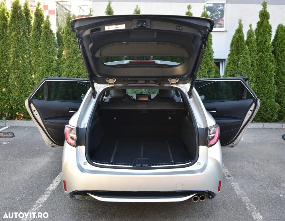Toyota Corolla 2.0 Lounge - 10
