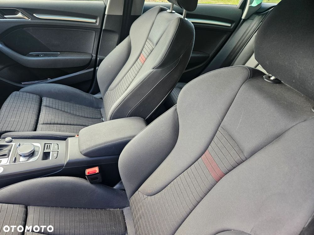 Audi A3 Sportback 35 TFSI S tronic - 20