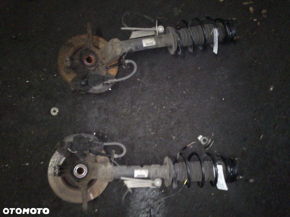 MC PHERSON FIESTA/MAZDA 3  1,4 16V 02- - 1