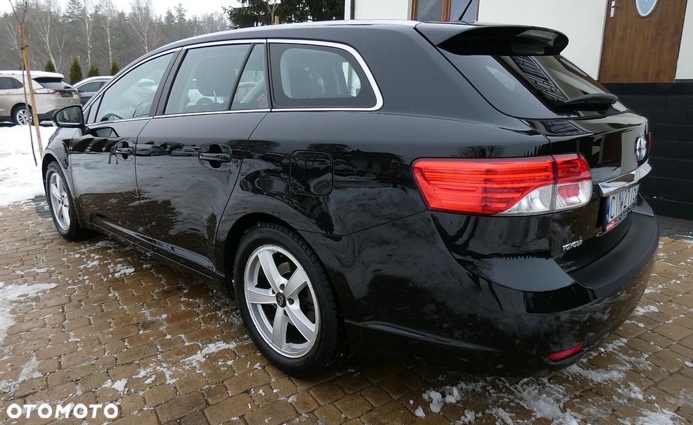 Toyota Avensis 1.8 Premium - 29