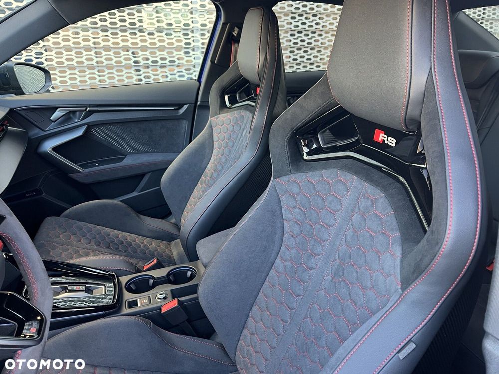 Audi RS3 Limousine - 5