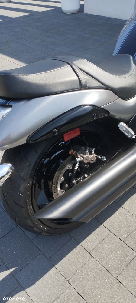 Suzuki Boulevard - 21