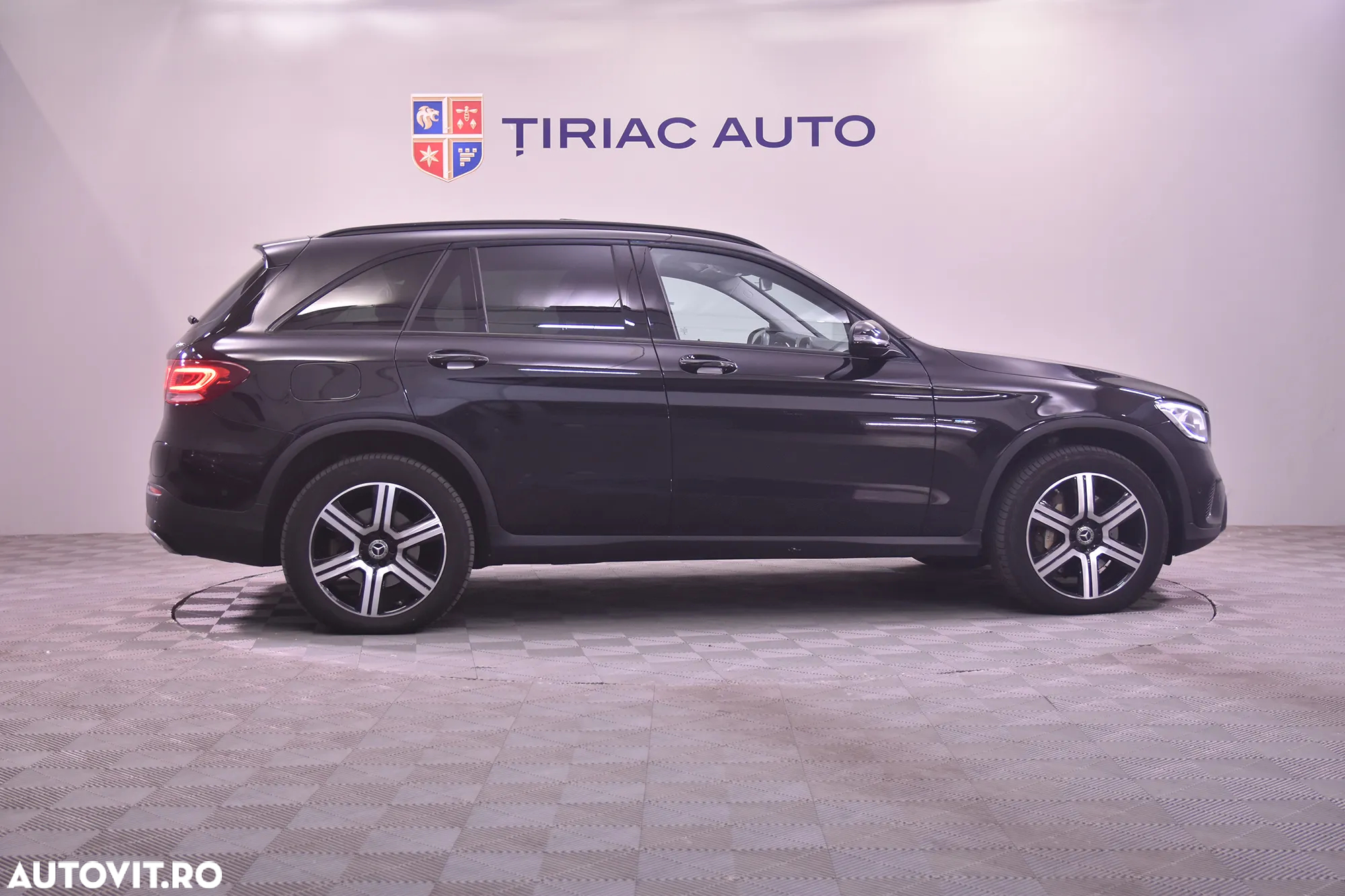 Mercedes-Benz GLC 300 e 4MATIC - 6