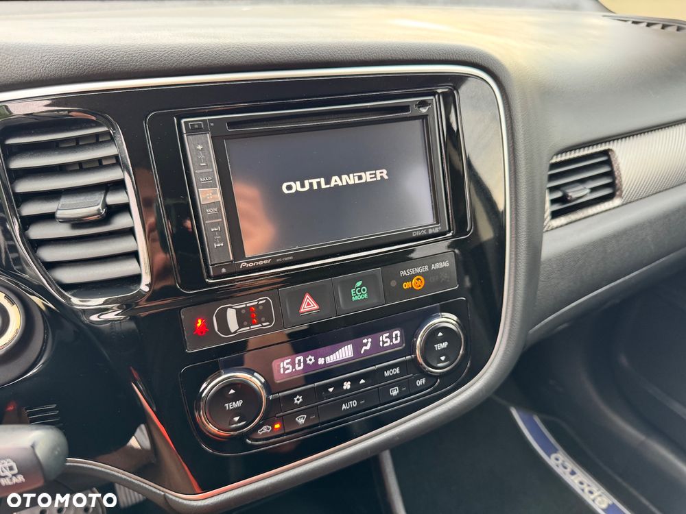 Mitsubishi Outlander 2.2 DI-D 4WD Intense - 14