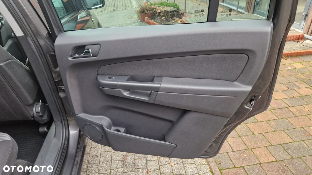 Opel Zafira - 35