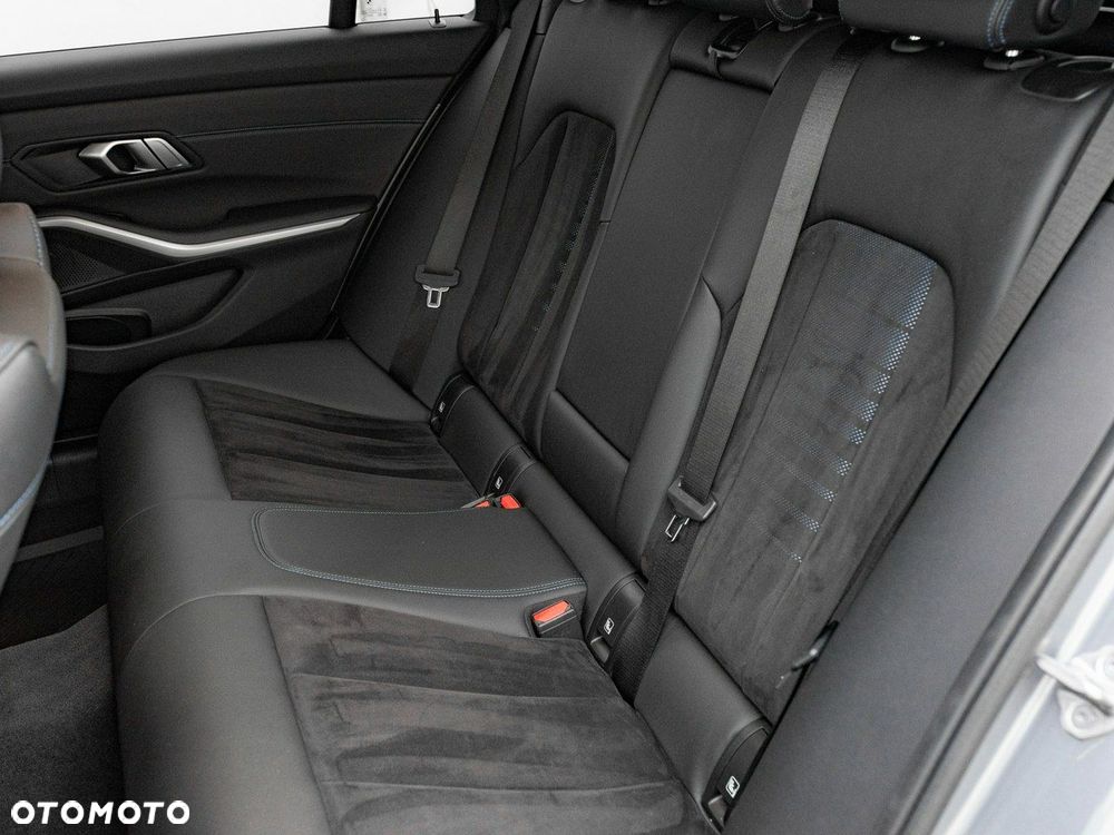 BMW Seria 3 320d xDrive M Sport sport - 25