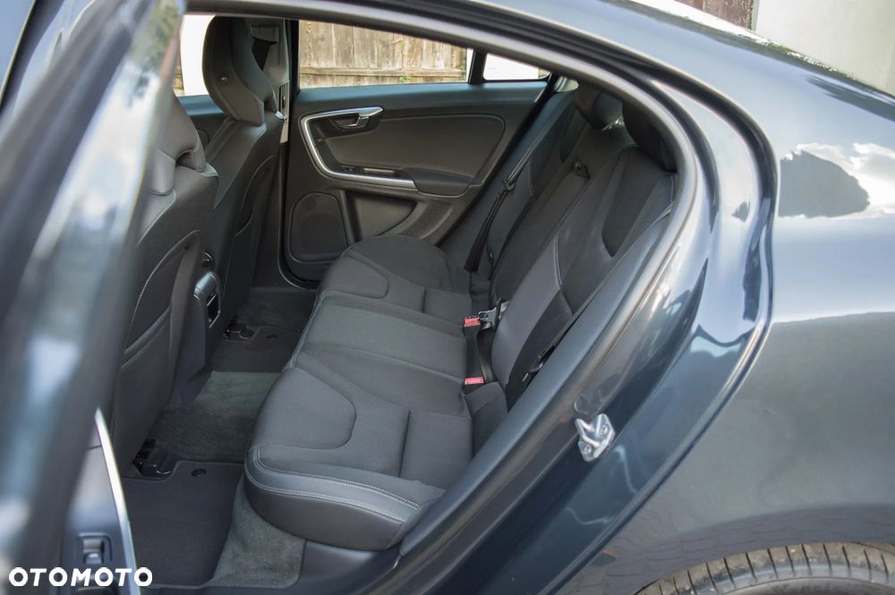 Volvo S60 D3 Geartronic Business Edition - 32