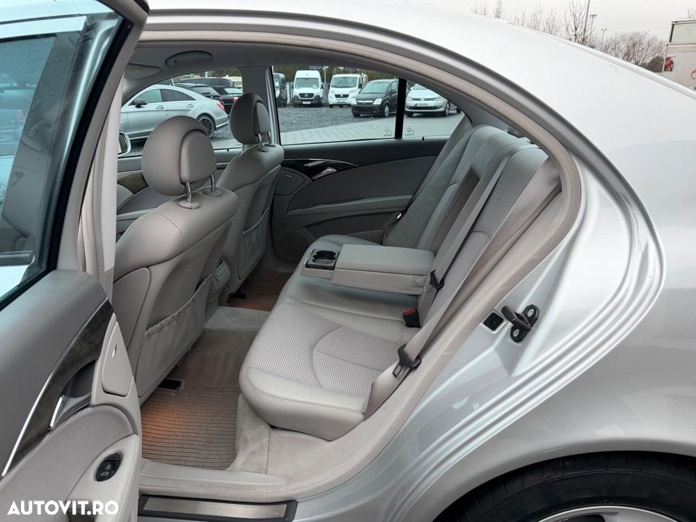 Mercedes-Benz E 240 4Matic Avantgarde - 13