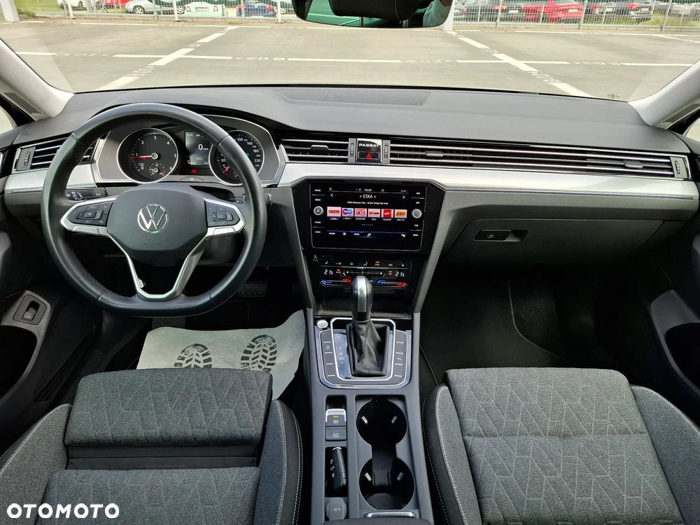 Volkswagen Passat Variant 2.0 TDI EVO Business DSG - 9