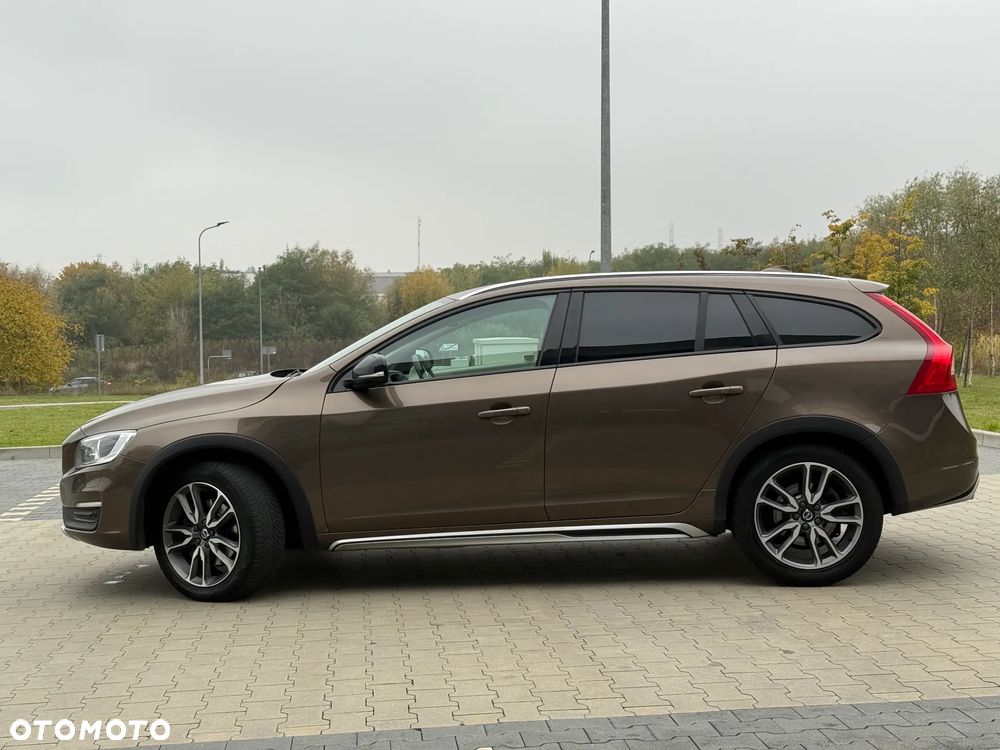 Volvo V60 Cross Country T5 AWD Summum - 3
