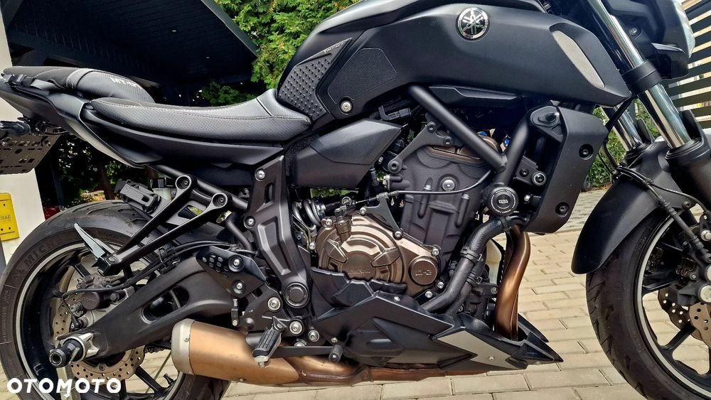 Yamaha MT - 28