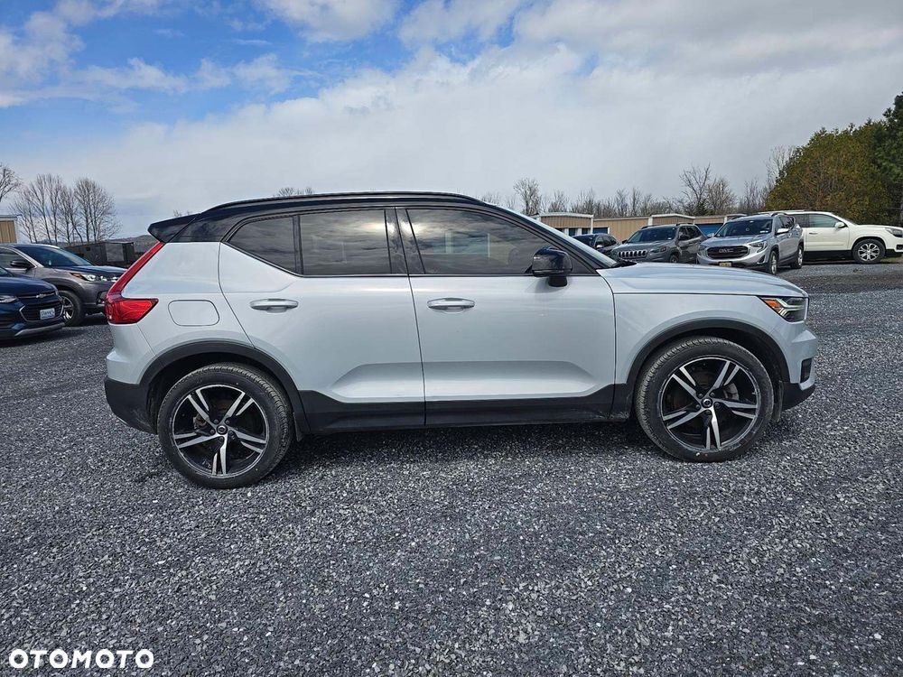 Volvo XC 40 T5 AWD R-Design - 4
