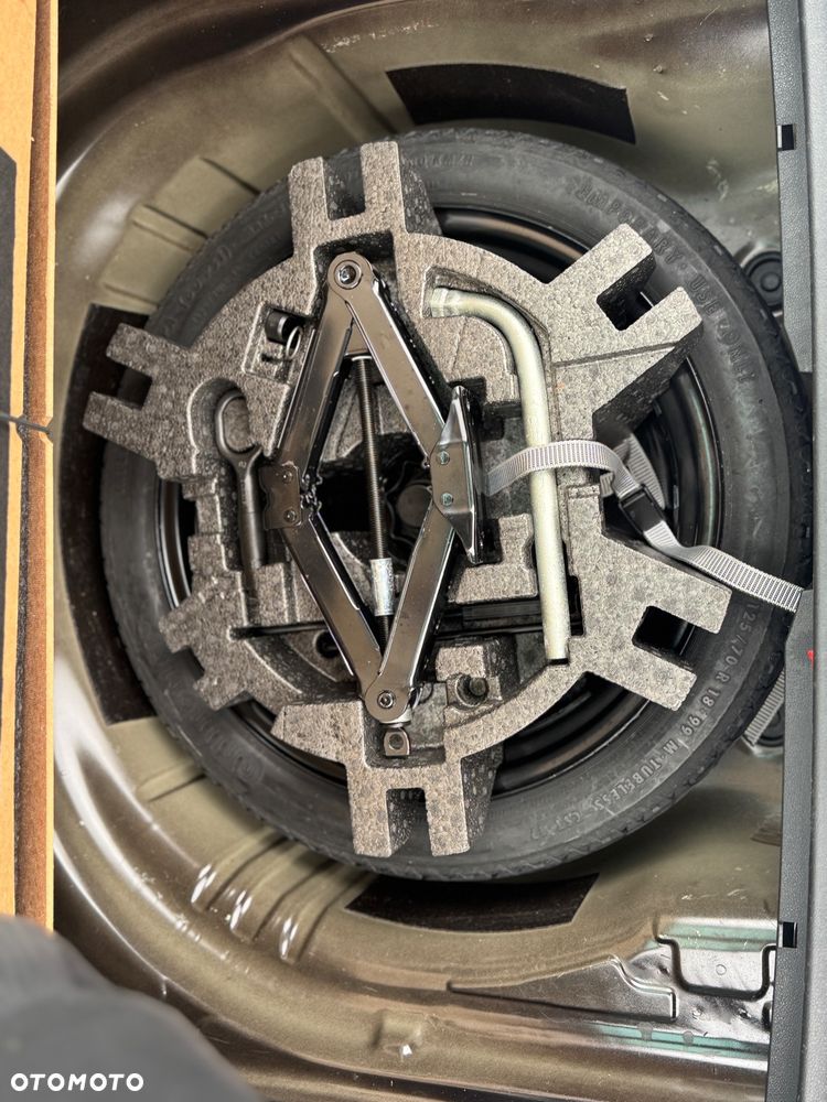 Skoda Superb 2.0 TDI DSG Premium Edition - 34