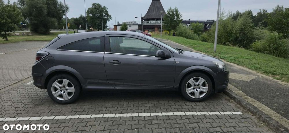 Opel Astra 2009 photo 2