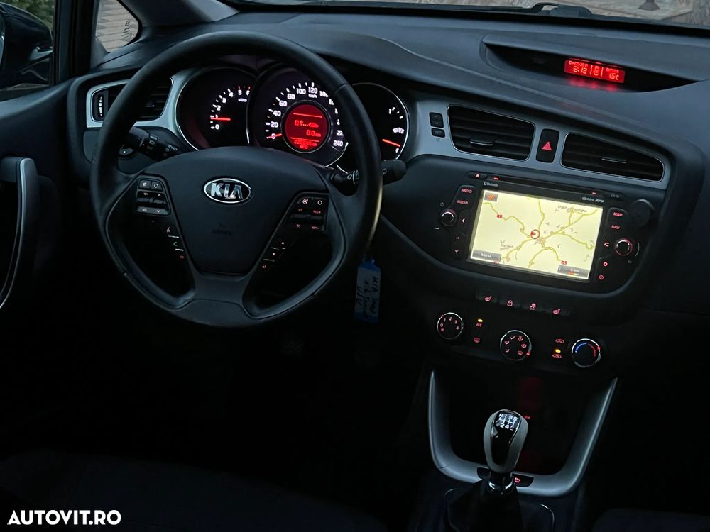 Kia Ceed 1.6 CRDi 128 Platinum Edition - 6