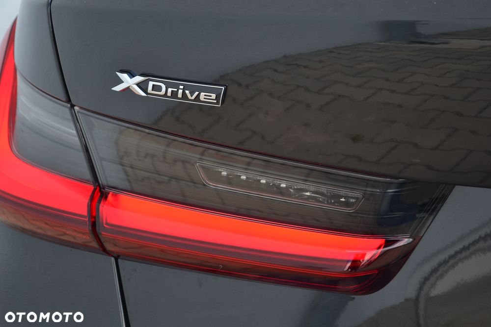 BMW Seria 3 330i xDrive M Sport sport - 7