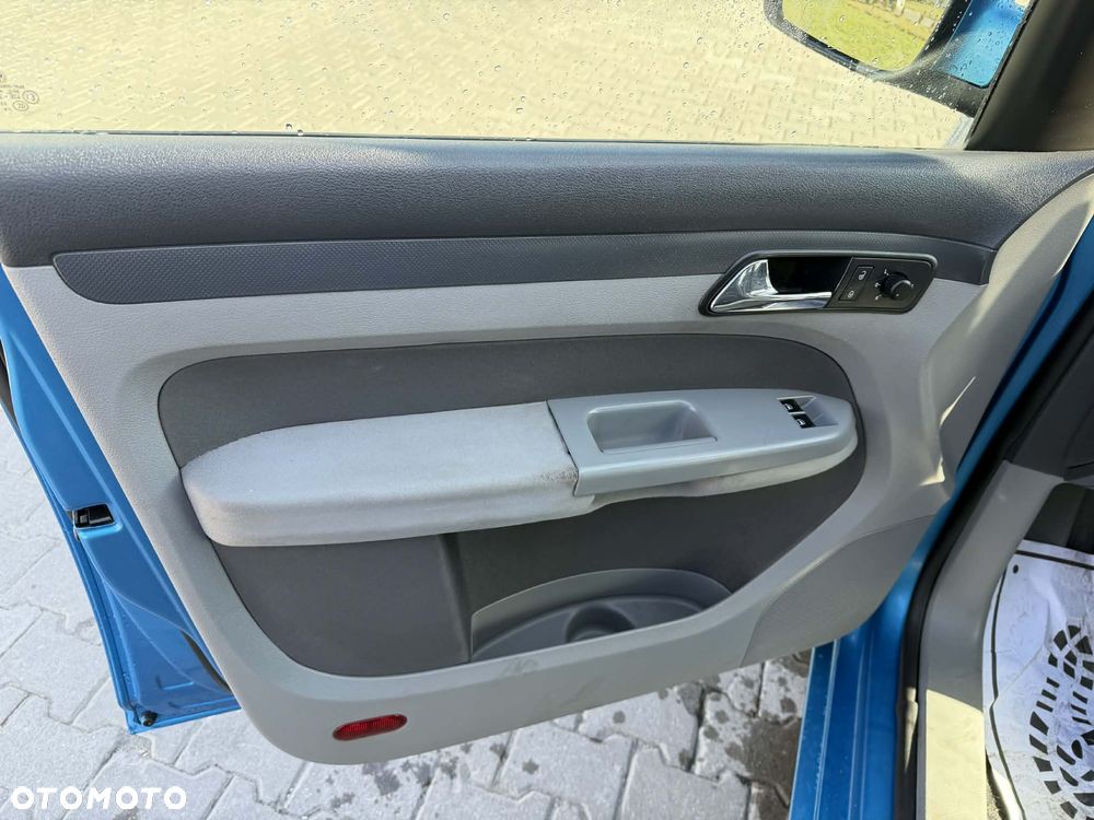 Volkswagen Caddy 1.6 Life Family (7-Si.) - 23