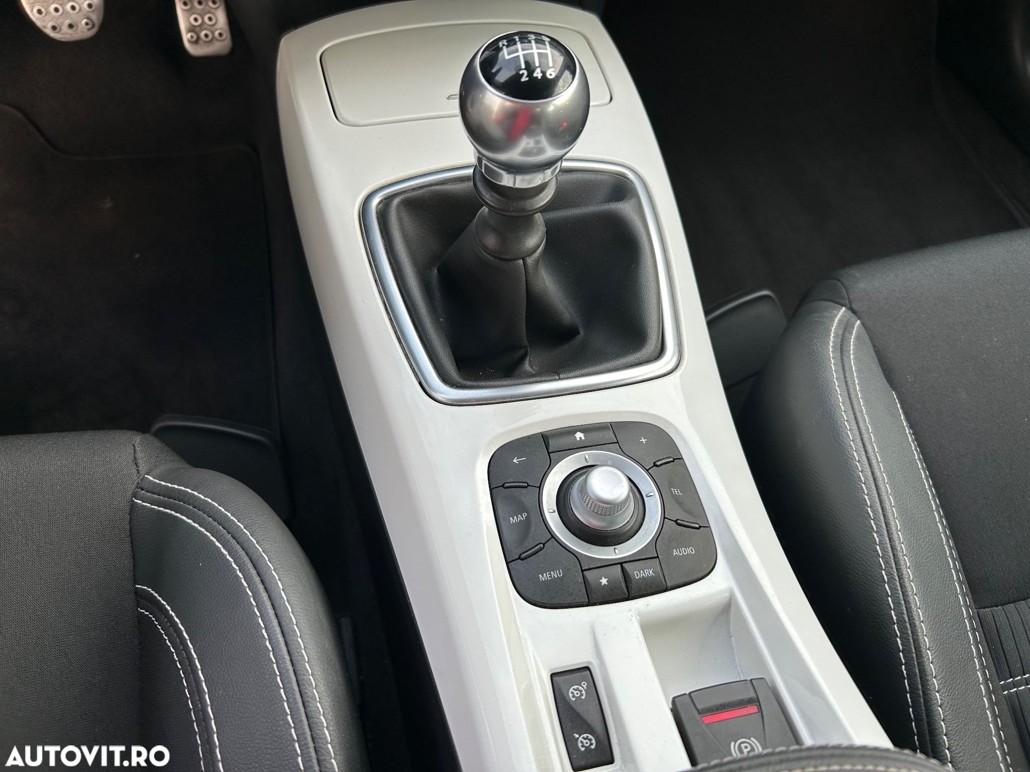Renault Laguna Coupe dCi 175 FAP - 18