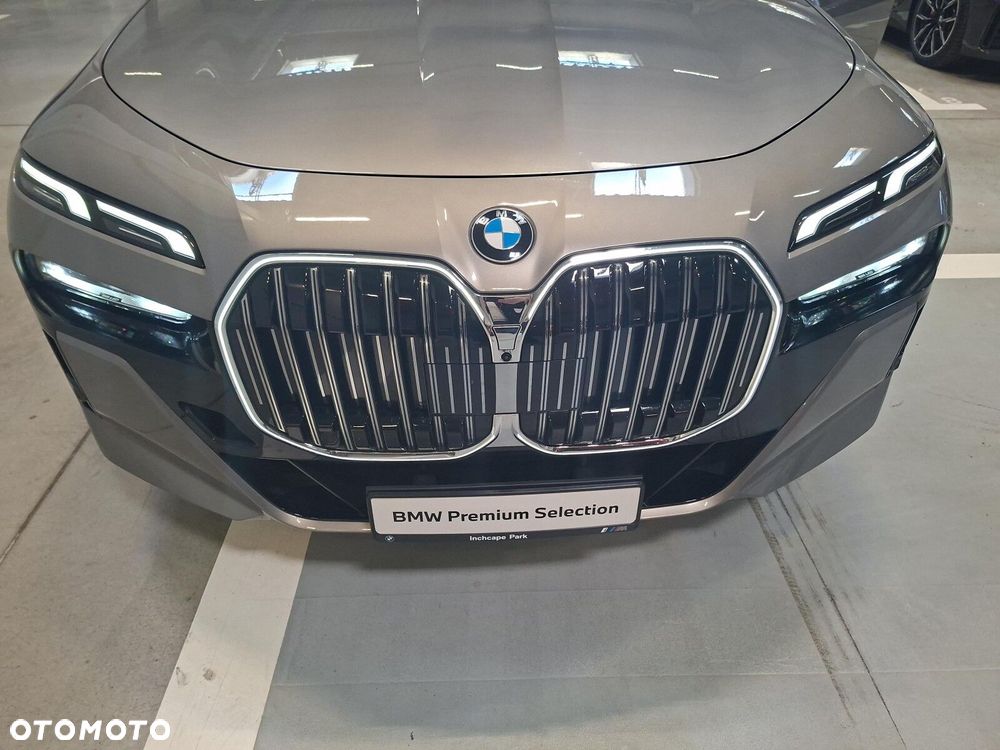 BMW Seria 7 - 26