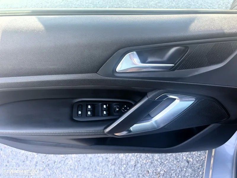 Peugeot 308 1.2 PureTech Allure - 10