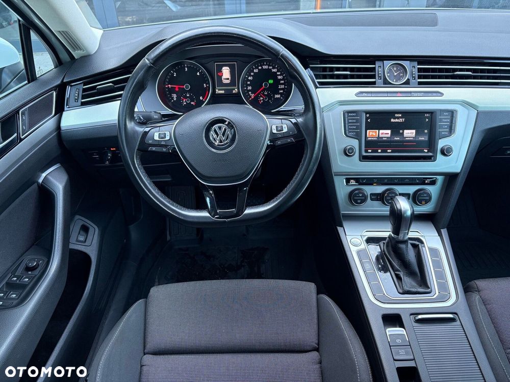 Volkswagen Passat - 10