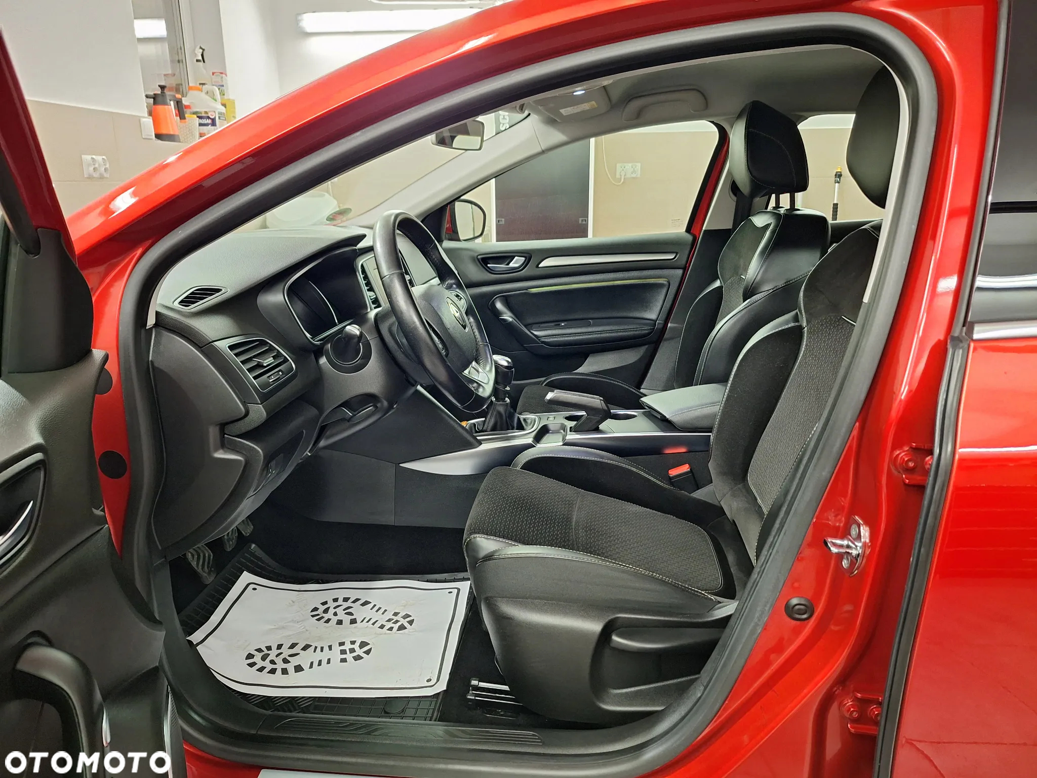 Renault Megane ENERGY TCe 130 BUSINESS - 15
