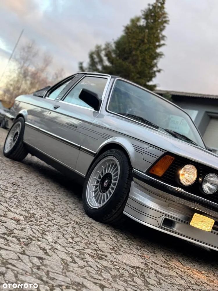 BMW Seria 3 323i - 25