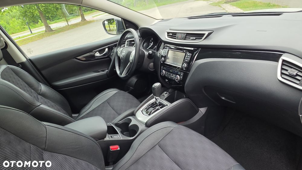 Nissan Qashqai 1.2 DIG-T Xtronic TEKNA+ - 28