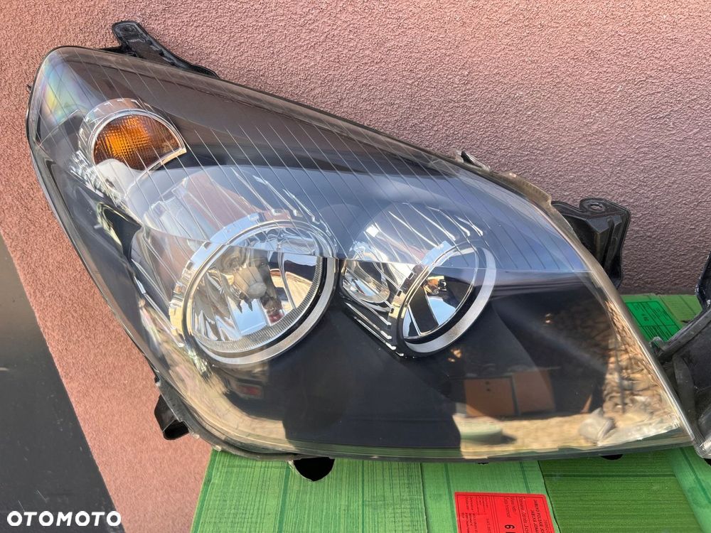 Lampa przednia OPEL ASTRA III H KOMPLET EUROPA ORYGINALNE HELLA - 2