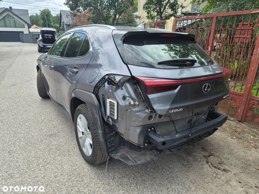 Lexus UX 250h - 2