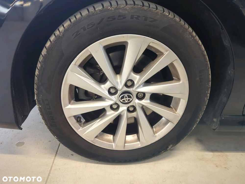 Toyota Camry - 11