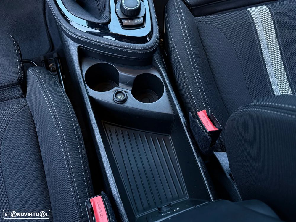 BMW 216 Active Tourer d Line Sport - 38