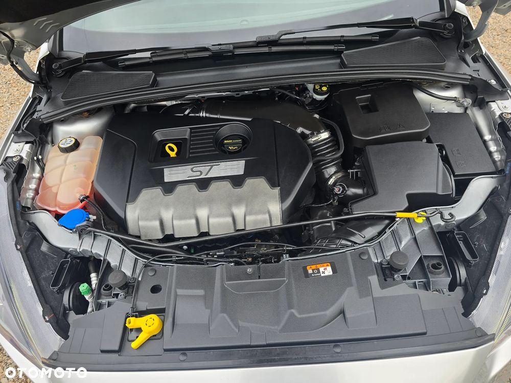 Ford Focus 2.0 EcoBoost ST mit Leder-Exclusiv-Paket - 27