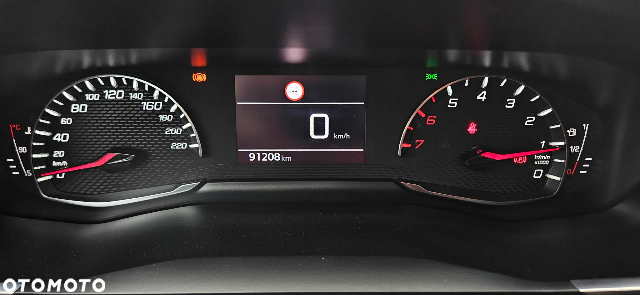 Peugeot 2008 PureTech 100 Allure - 12