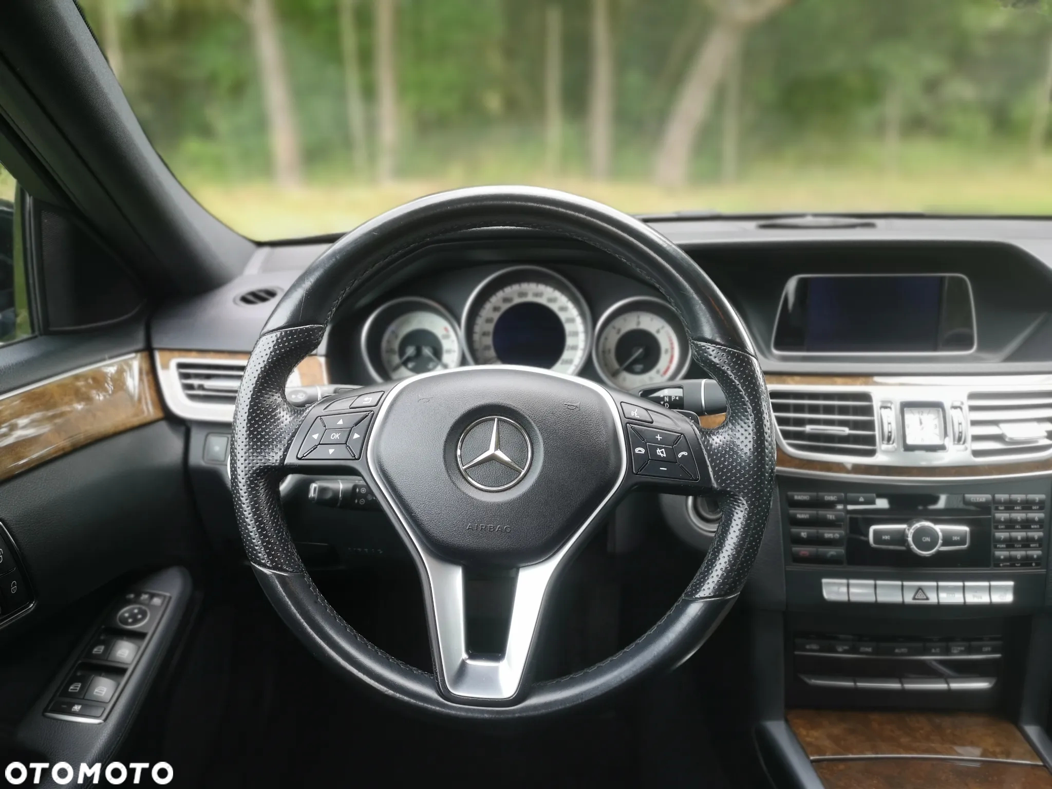 Mercedes-Benz Klasa E 220 CDI BlueEff Avantgarde - 4
