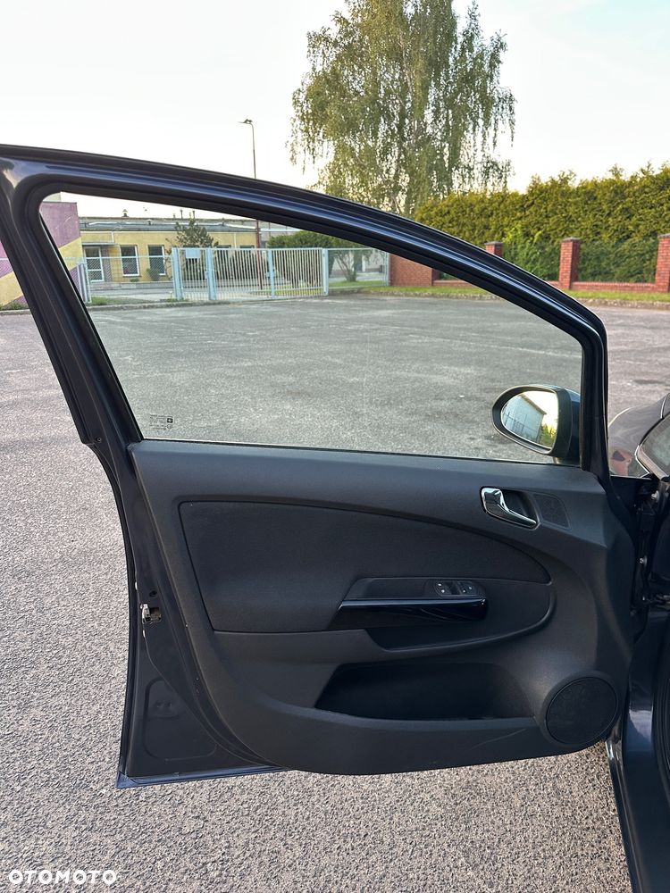 Opel Corsa 1.0 12V Cosmo - 18