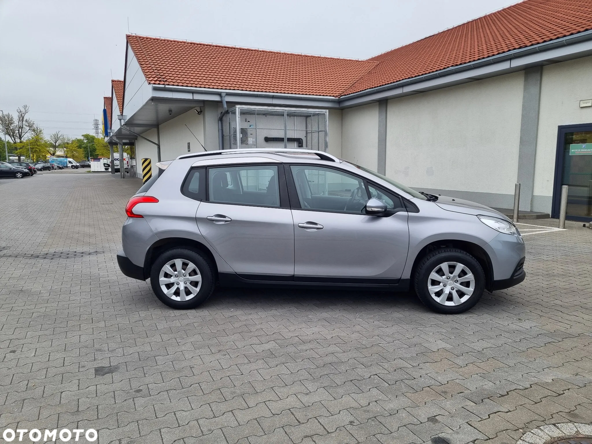 Peugeot 2008 1.2 Pure Tech Active EU6 - 4