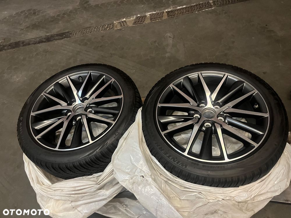 Toyota Camry 2.5 Hybrid Executive CVT - 26