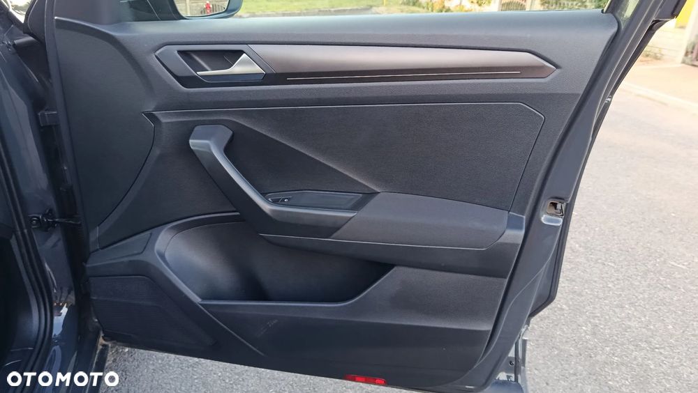 Volkswagen T-Roc 1.6 TDI SCR - 10