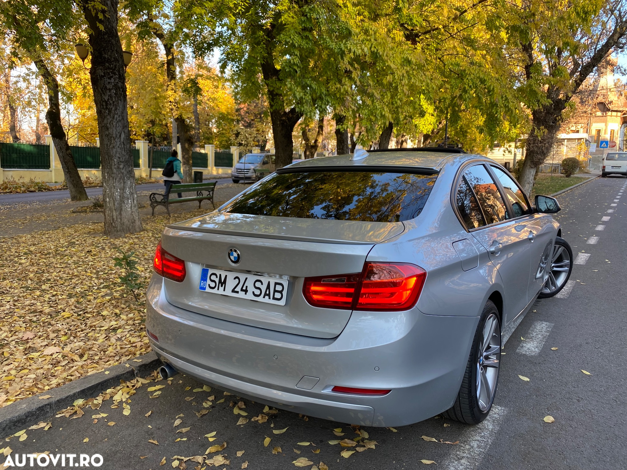BMW Seria 3 320d Aut. - 14