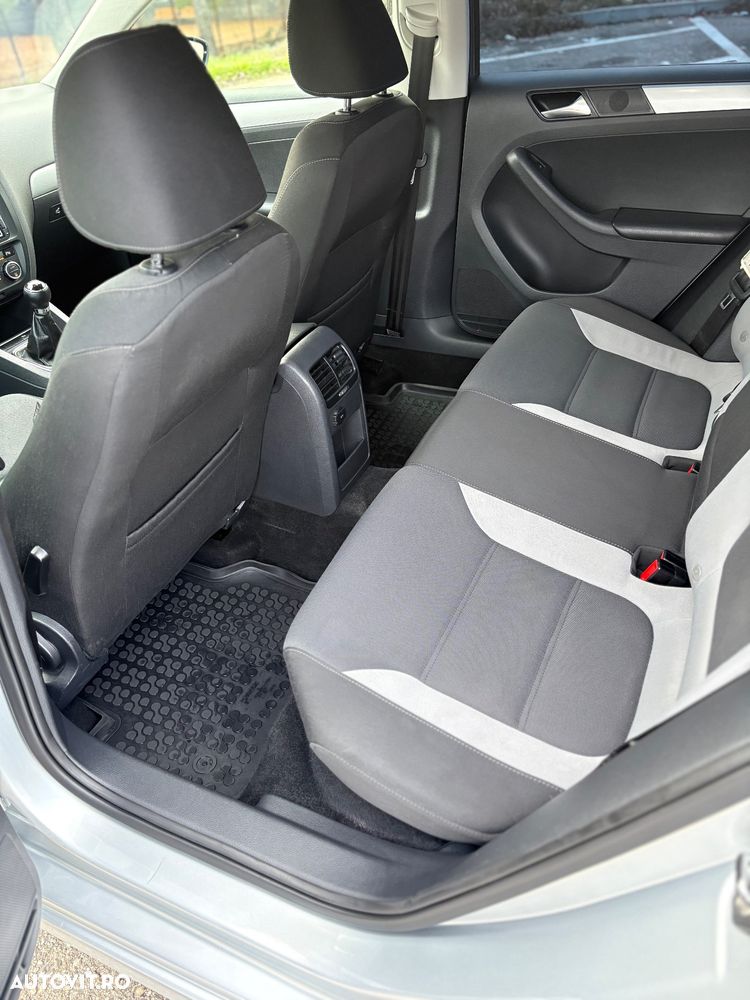 Volkswagen Jetta 2.0 TDI Life - 9